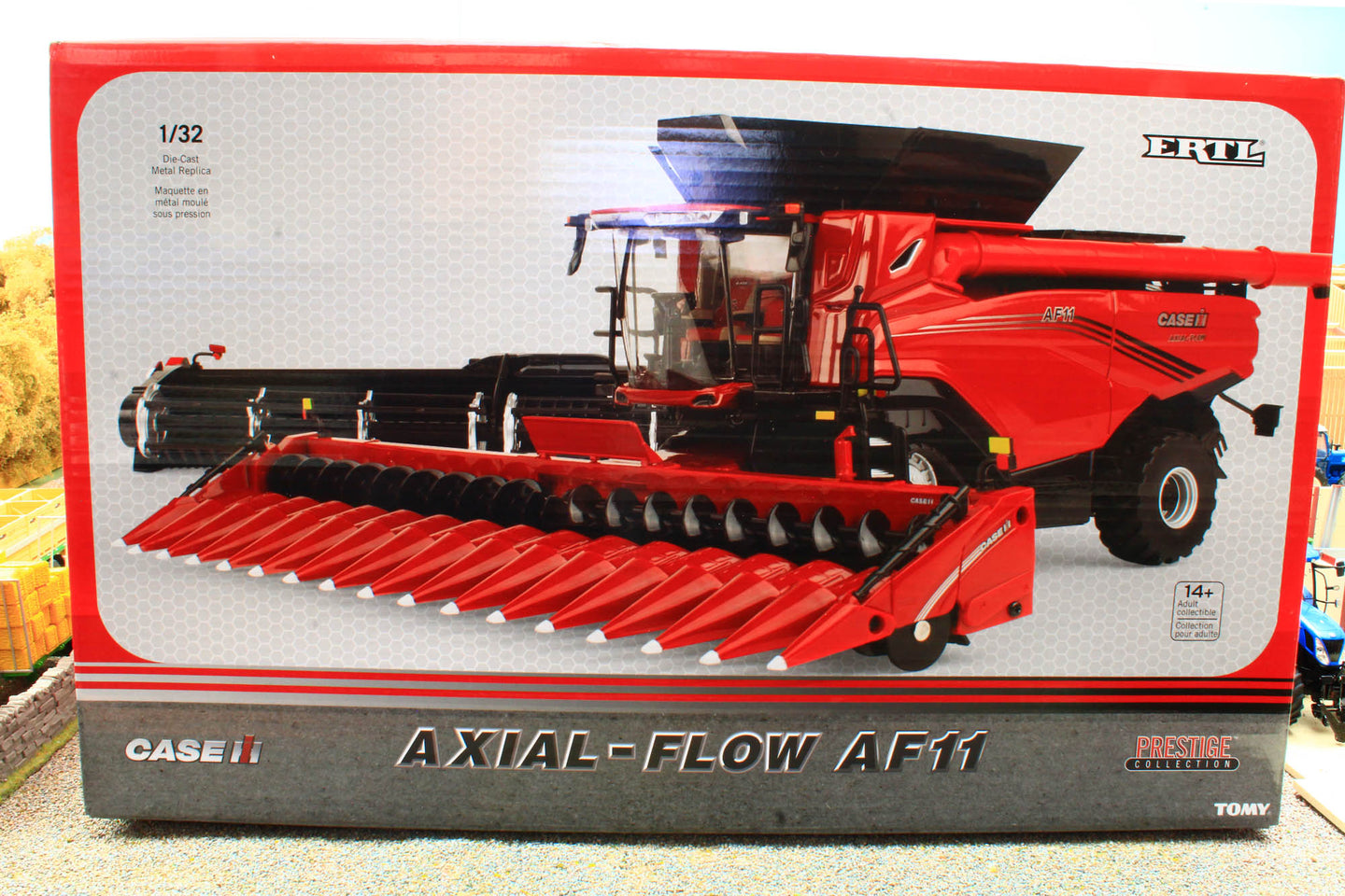 ERT443460 ERTL 1:32 Scale Case Axial Flow AF11 Combine with 2 Headers 'Prestige Collection'