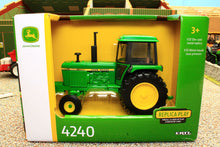 Load image into Gallery viewer, ERT45921 Etrl 1:32 Scale John Deere 4240 2WD Tractor