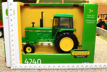 Load image into Gallery viewer, ERT45921 Etrl 1:32 Scale John Deere 4240 2WD Tractor