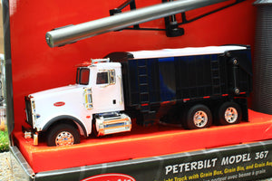 ERT46501 Ertl 1:32 Scale Peterbilt 367 Harvesting Set includes lorry auger and silo