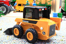 Load image into Gallery viewer, ERT46586 Ertl 1:32 Scale John Deere Skid Steer Simple Play Range