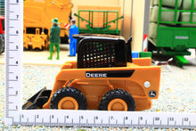Load image into Gallery viewer, ERT46586 Ertl 1:32 Scale John Deere Skid Steer Simple Play Range