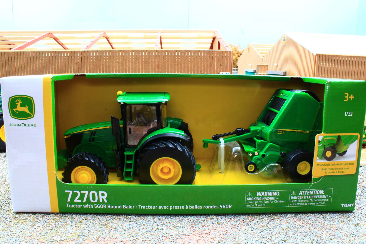 ERT47355 ERTL 1:32 Scale John Deere 7270R 4WD Tractor with JD 560R Round Baler set