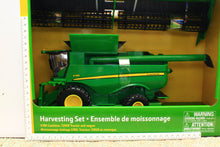 Load image into Gallery viewer, ERT47358 ERTL 1:32 Scale John Deere Harvesting Set inc S780 Combine with 7240R Tractor and Grain Chaser Bin