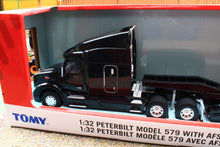 Load image into Gallery viewer, ERT47369 Ertl 1:32 Scale Peterbilt 579 Truck with low loader and Case IH Magnum 380 Tractor