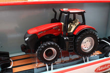 Load image into Gallery viewer, ERT47369 Ertl 1:32 Scale Peterbilt 579 Truck with low loader and Case IH Magnum 380 Tractor