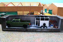 Load image into Gallery viewer, ERT47599 ERTL 1:32 Scale 4x4 Vehicle with Horse Box set