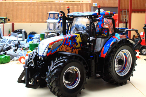 Ex Demo 43392 Britains New Holland T7.300 60th Anniversry 'Basildon' Limited Edition Tractor slight rub on cab top