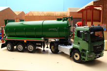 Load image into Gallery viewer, Ex Demo W07650 Wiking MAN TGS 18.510 4x4 2 Axle Lorry Tractor Unit in Green with W7656 Wiking Garant Kotte TSA 30000 Lorry Tanker in Green