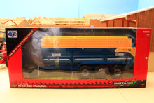 Load image into Gallery viewer, FAULTY 43284 Britains Kane Half-Pipe Triple Axle Silage Trailer TYRE ISSUE AS SHOWN