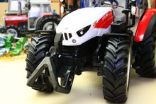 Load image into Gallery viewer, FAULTY 43423 Britains Steyr Plus 4120 LS Tractor FRONT AXLE STUCK