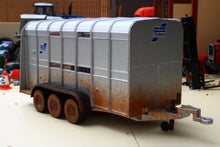 Load image into Gallery viewer, Faulty Siku weathered Ifor Williams Stock trailer FAULTY - ROOF WILL NOT CLIP IN