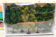 Load image into Gallery viewer, HK01990 HEKI Leafy Trees 18cm x 5