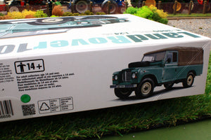 ITA3665 Italeri 1:24th scale Land Rover 109 LWD Kit