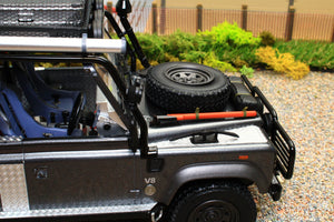 KYOR08903TR KYOSHO 118 Scale LAND ROVER DEFENDER TOMB RAIDER EDITION 2001