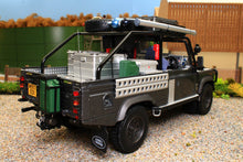 Load image into Gallery viewer, KYOR08903TR KYOSHO 118 Scale LAND ROVER DEFENDER TOMB RAIDER EDITION 2001