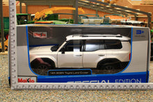 Load image into Gallery viewer, MAI32924W Maisto 1:24 Scale Toyota Land Cruiser 2024 in White