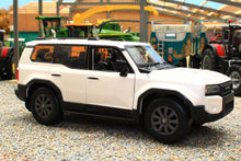 Load image into Gallery viewer, MAI32924W Maisto 1:24 Scale Toyota Land Cruiser 2024 in White