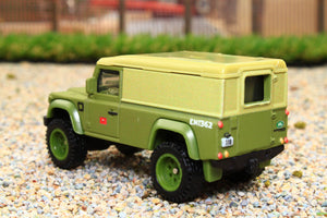 MATHNW46 Hotwheels 1:87 Scale Land Rover Defender 110