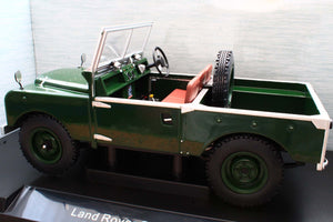 MCG18367 MCG 1:18 Scale Land Rover Series 1 in Dark Green 1957