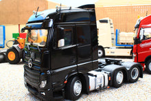 Load image into Gallery viewer, MM1910-02 Mercedes-Benz Actros Bigspace 6x2 in Black