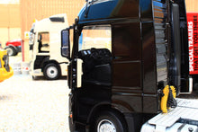 Load image into Gallery viewer, MM1910-02 Mercedes-Benz Actros Bigspace 6x2 in Black