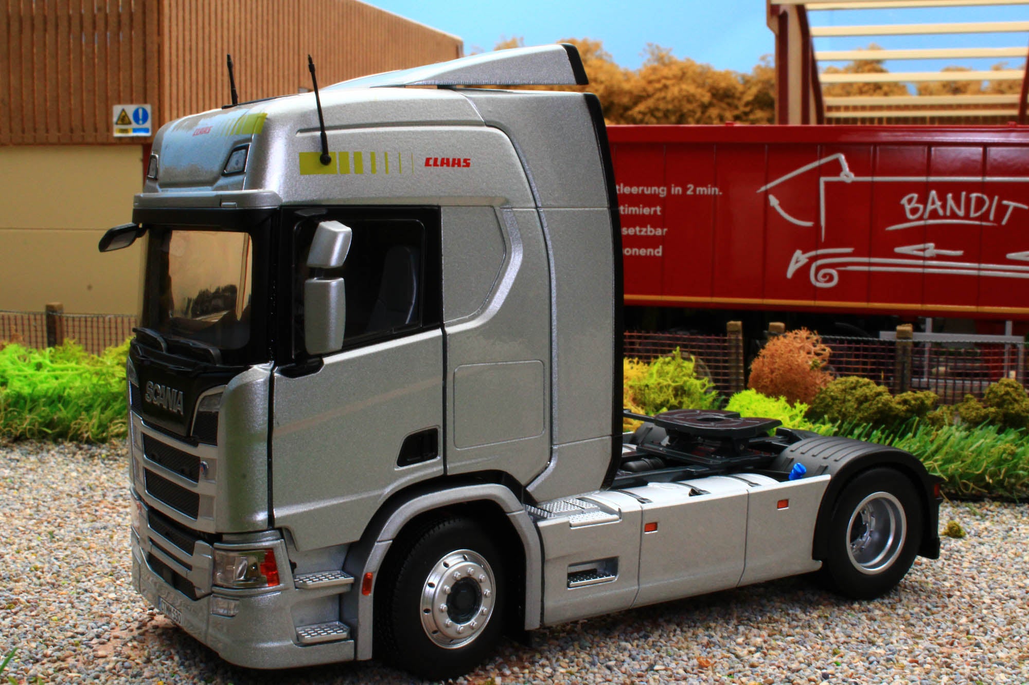 MM2014-06-01 Marge Models Scania R500 Series 4x2 Lorry Silver in Claas ...