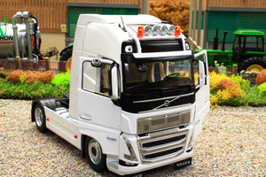 MM2320-01 Marge Models Volvo FH5 750 4x2 Clear White