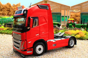 MM2320-03 Marge Models Volvo FH5 750 4x2 Red