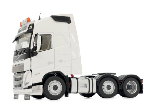 MM2321-01 Marge Models Volvo FH5 750 6x2 Clear White