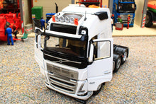 Load image into Gallery viewer, MM2321-01 Marge Models Volvo FH5 750 6x2 Clear White