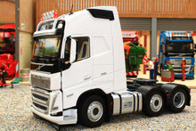 Load image into Gallery viewer, MM2321-01 Marge Models Volvo FH5 750 6x2 Clear White
