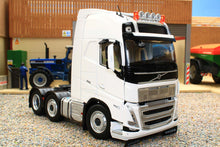 Load image into Gallery viewer, MM2321-01 Marge Models Volvo FH5 750 6x2 Clear White