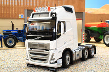 Load image into Gallery viewer, MM2321-01 Marge Models Volvo FH5 750 6x2 Clear White