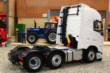 Load image into Gallery viewer, MM2321-01 Marge Models Volvo FH5 750 6x2 Clear White