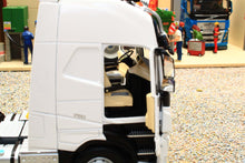 Load image into Gallery viewer, MM2321-01 Marge Models Volvo FH5 750 6x2 Clear White