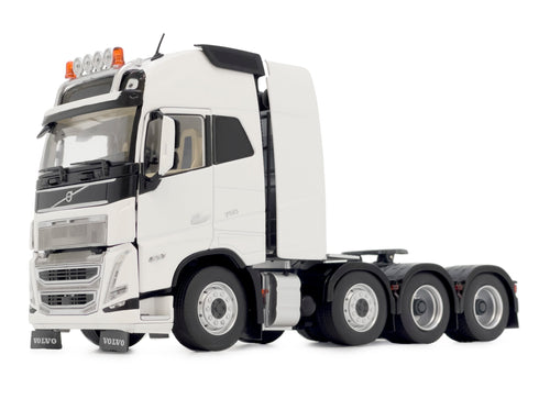 MM2322-01 Marge Models Volvo FH5 750 8x4 Clear White