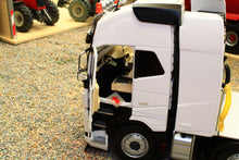 Load image into Gallery viewer, MM2322-01 Marge Models Volvo FH5 750 8x4 Clear White