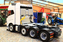 Load image into Gallery viewer, MM2322-01 Marge Models Volvo FH5 750 8x4 Clear White