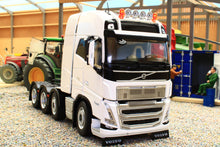 Load image into Gallery viewer, MM2322-01 Marge Models Volvo FH5 750 8x4 Clear White