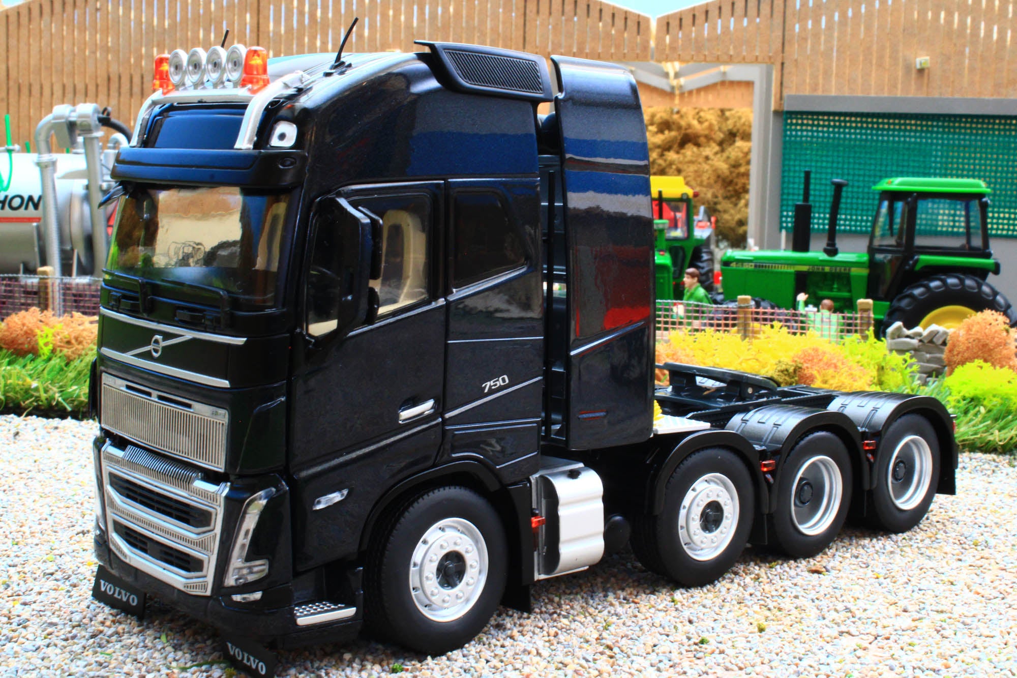 Tracteur Volvo FH5 4x2 gris anthracite - Marge Models 2320-02