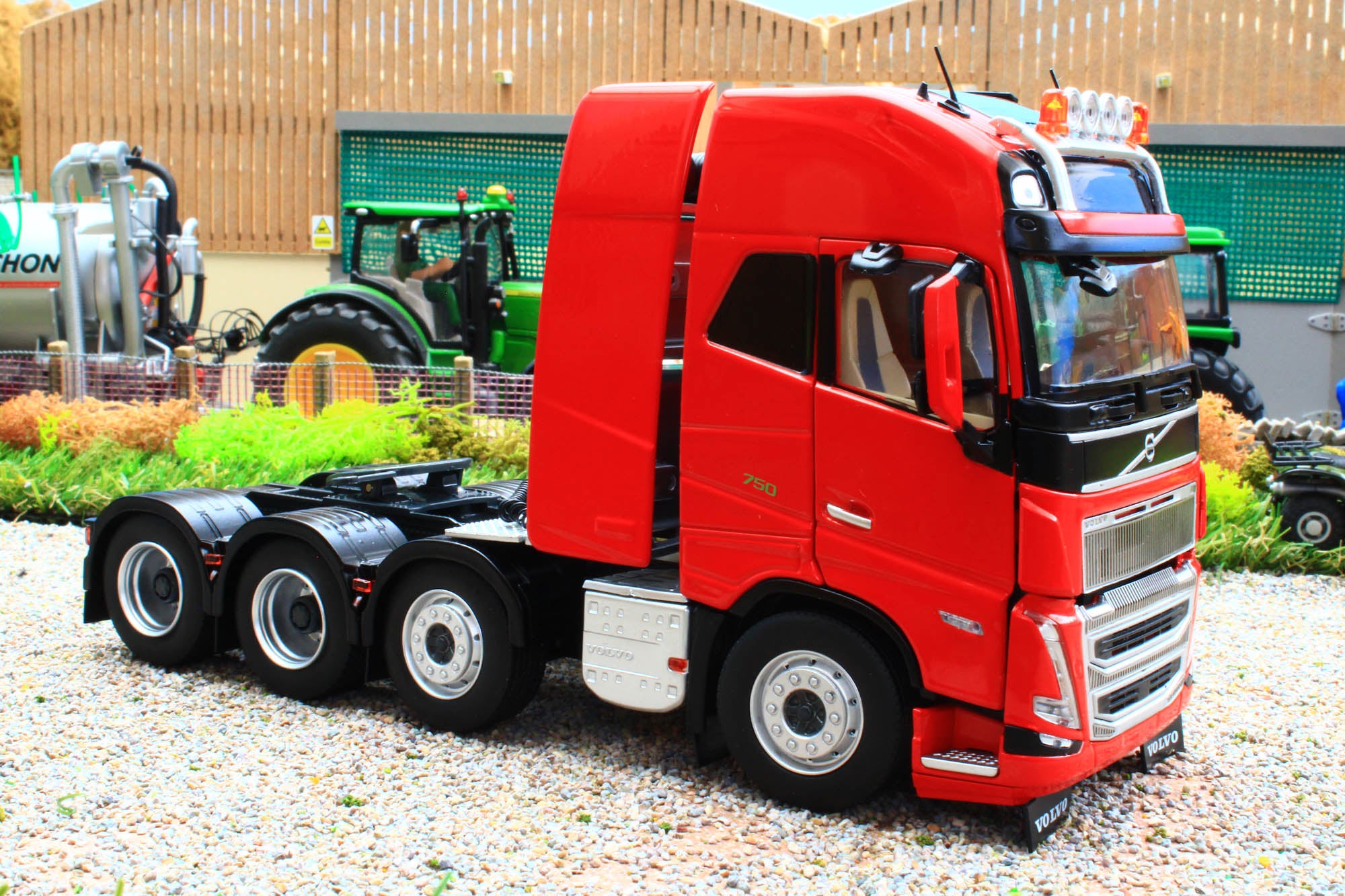 MARGE MODELS - Truck Solo Of Color Red - Volvo FH5 6x2 - 1/32 - MAR2321-03