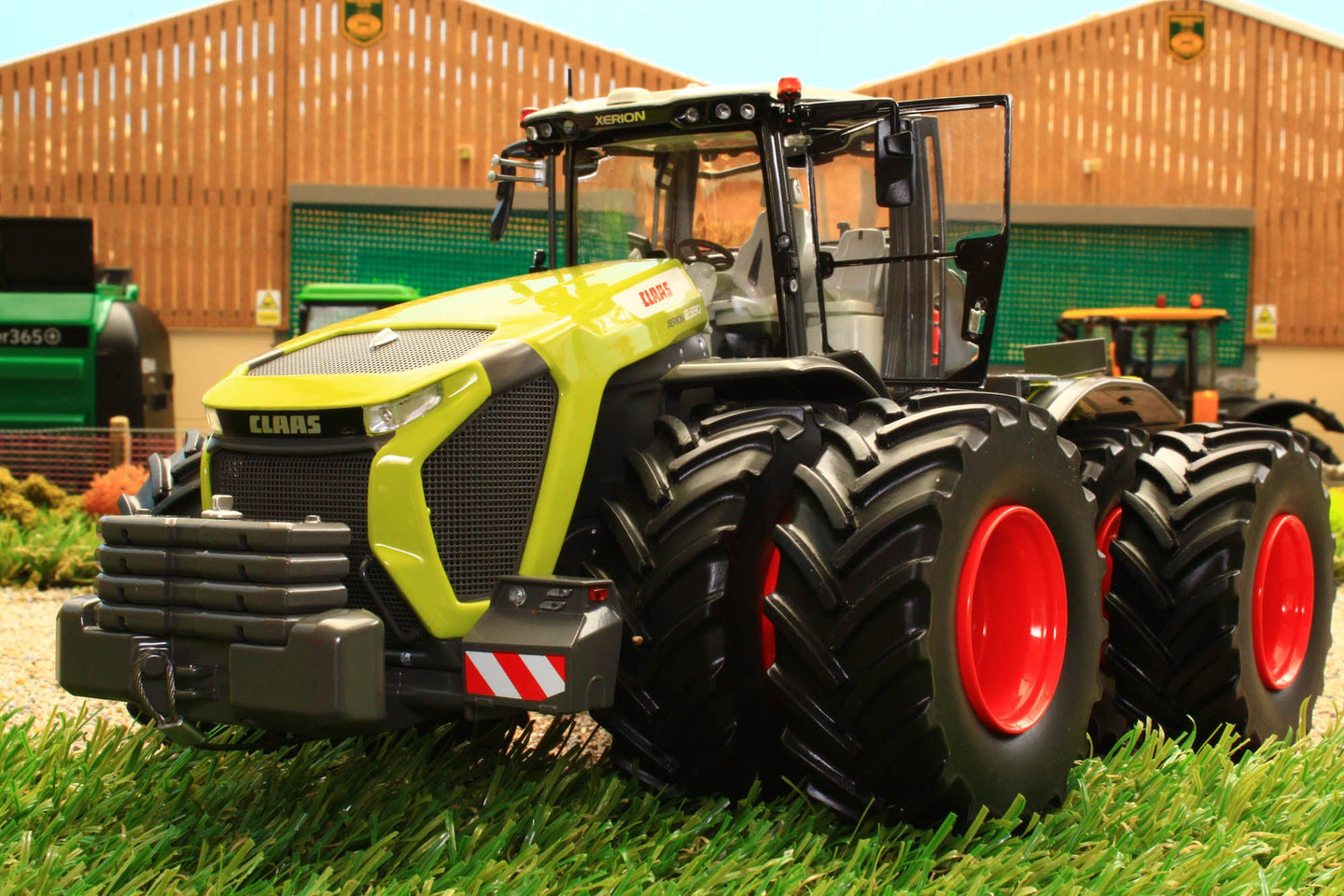 MARGE MODELS - Tracteur CLAAS xérion 12.590 terra-trac - 1/32 - MAR2328 MARGE MODELS - Tracteur CLAAS xérion 12.590 terra-trac - 1/32 - MAR2328