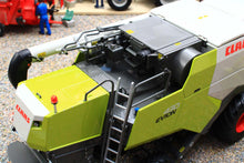 Load image into Gallery viewer, MM2402 Marge Models Claas Evion 430 Combine and Vario 620 Header