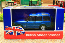 Load image into Gallery viewer, MMX60182B Richmond Toys 1:50 Scale Land Rover Discovery in Metallic Blue