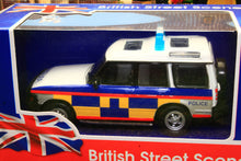 Load image into Gallery viewer, MMX76005 Richmond Toys 1:50 Scale Land Rover Discovery Police Battenburg