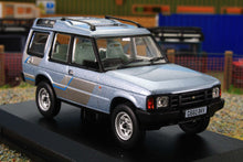 Load image into Gallery viewer, OXF43DS1002 Oxford Diecast 1:43 Scale Land Rover Discovery 1 in Mistral 3 Blue