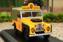 Load image into Gallery viewer, OXF43LAN188025 Oxford Diecast 1:43 Scale Land Rover Series 1 88 Canvas AA Highland Patrol