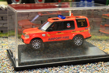 Load image into Gallery viewer, OXF76DIS007 Oxford Diecast 1:76 Scale Land Rover  Discovery 4 Dublin Airport Fire