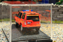 Load image into Gallery viewer, OXF76DIS007 Oxford Diecast 1:76 Scale Land Rover  Discovery 4 Dublin Airport Fire